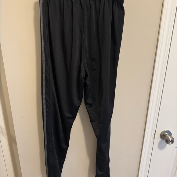 Adidas Men’s Large Black Sweatpants with Gray Stripes - Picture 7 of 8